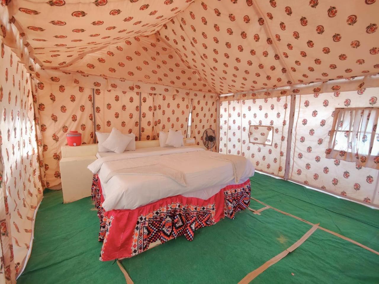 Om Luxury Resort Jaisalmer Bilik gambar