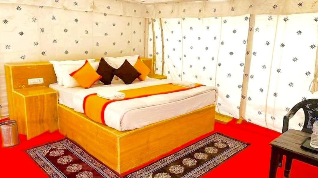 Om Luxury Resort Jaisalmer Bilik gambar