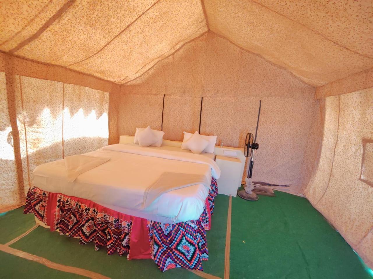 Om Luxury Resort Jaisalmer Bilik gambar